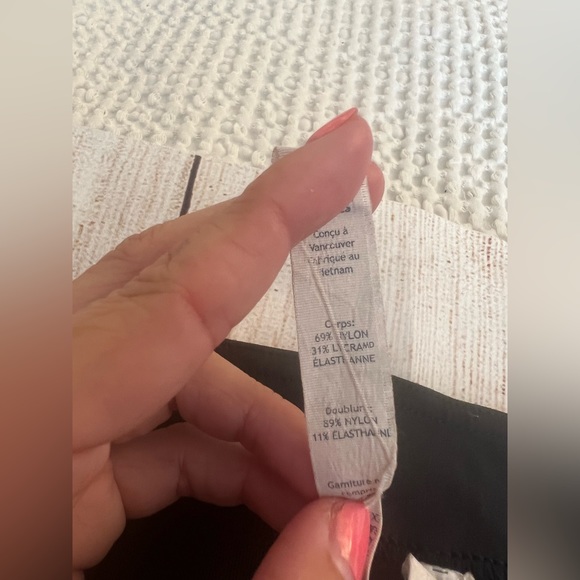 Black lululemon pants size 4 studio dance - Picture 5 of 6